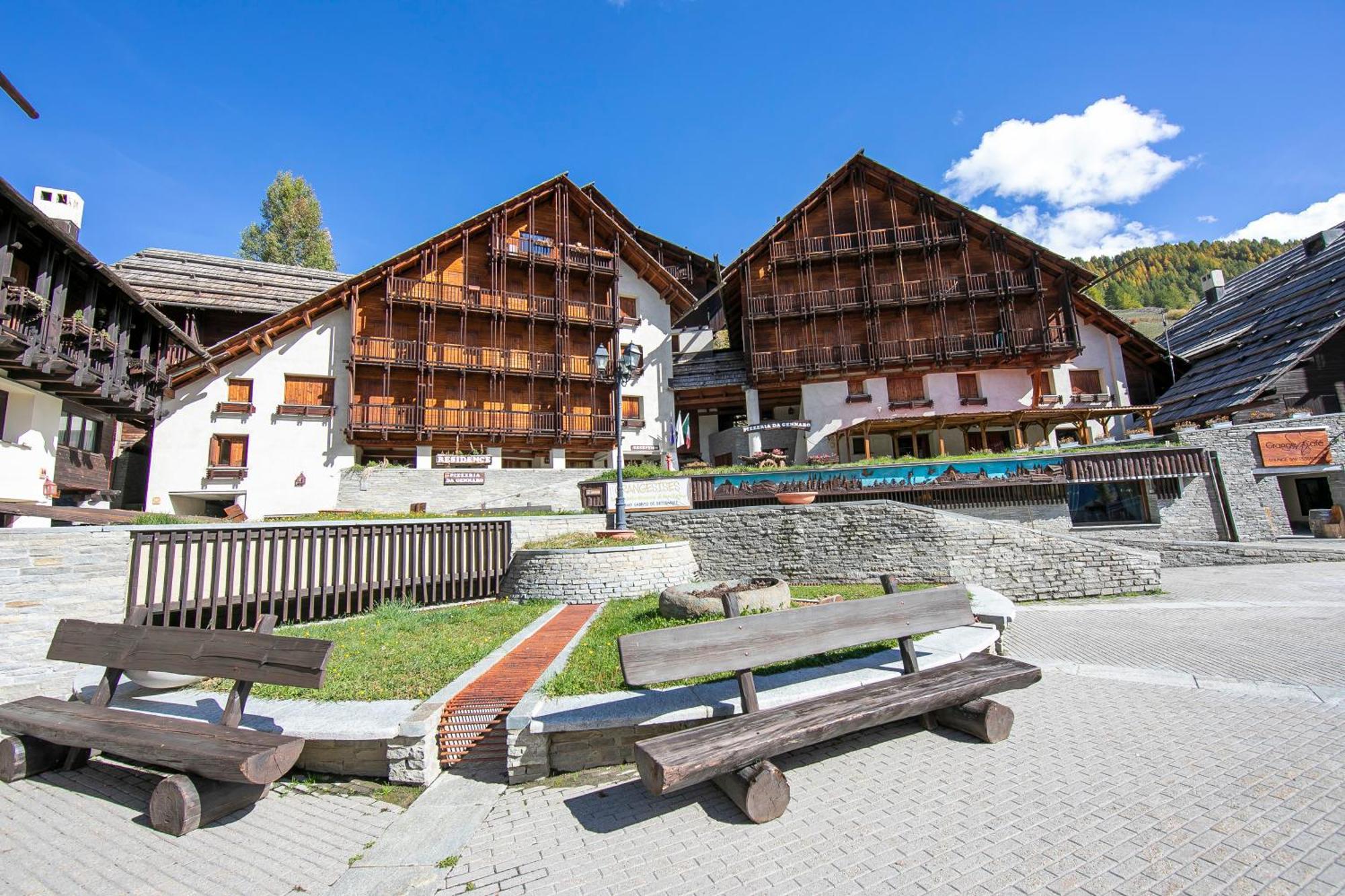 Grange Hike & Ski Sestriere Apartments エクステリア 写真