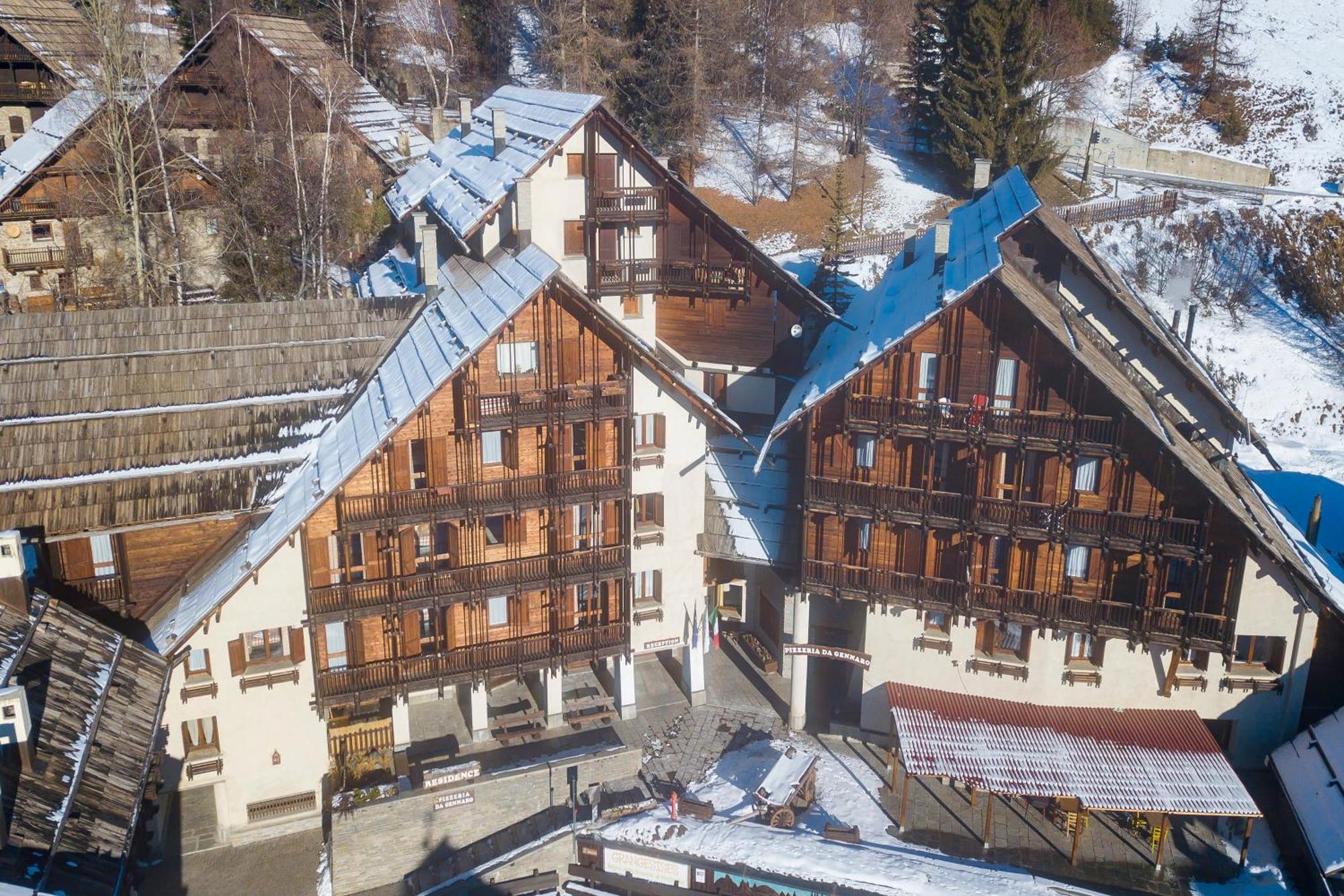 Grange Hike & Ski Sestriere Apartments エクステリア 写真