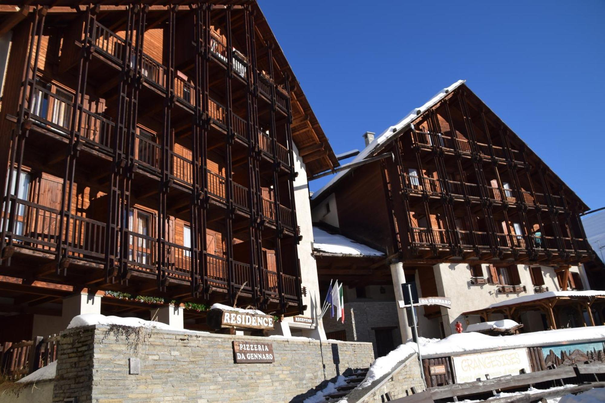 Grange Hike & Ski Sestriere Apartments エクステリア 写真